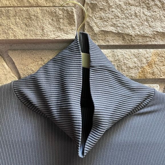 Athleta FLURRY BASE LAYER TURTLENECK Charcoal Grey Small - Picture 7 of 10